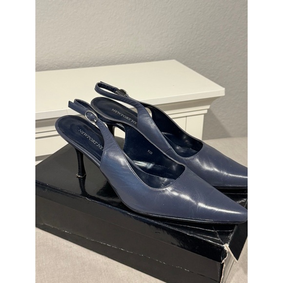 Newport News Shoes - Women's Newport News Navy Leather Slingback Heels Size 10